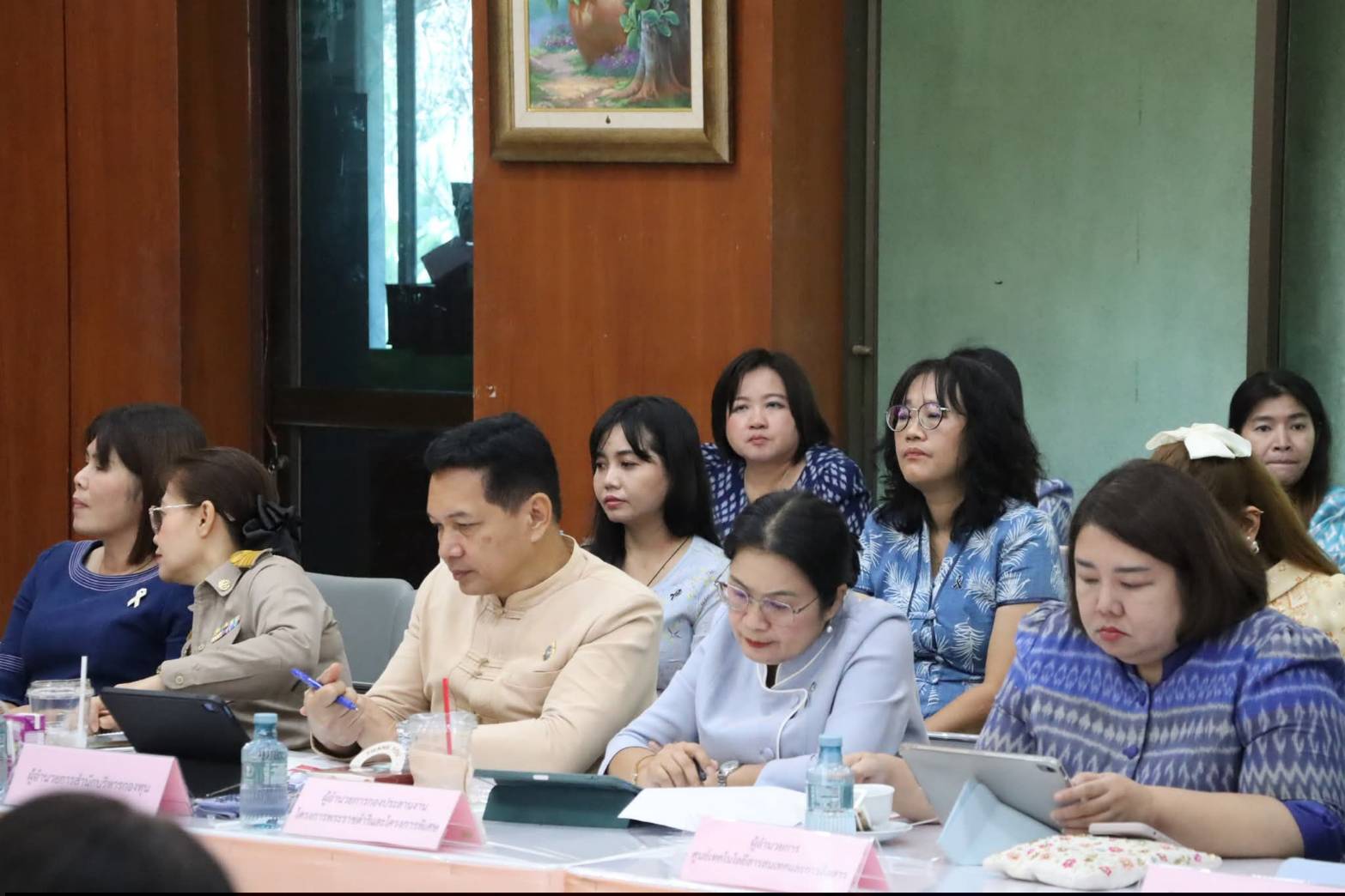 title - เลขาธิการสำนักงานการปฏิรูปที่ดินเพื่อเกษตรกรรม (เลขาธิการ ส.ป.ก.) เป็นประธานในการประชุม คณะทำงานติดตามเร่งรัดการใช้จ่ายงบประมาณประจำปี พ.ศ. 2569 ณ ห้องประชุมอาคาร 100 ปี ศูนย์ส่งเสริมและพัฒนาอาชีพเสริมนอกภาคการเกษตร (ศูนย์ศิลปาชีพ บางไทรฯ (เดิม))